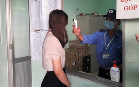 7.000 sinh viên Đà Nẵng ra vào ký túc xá phải đo thân nhiệt